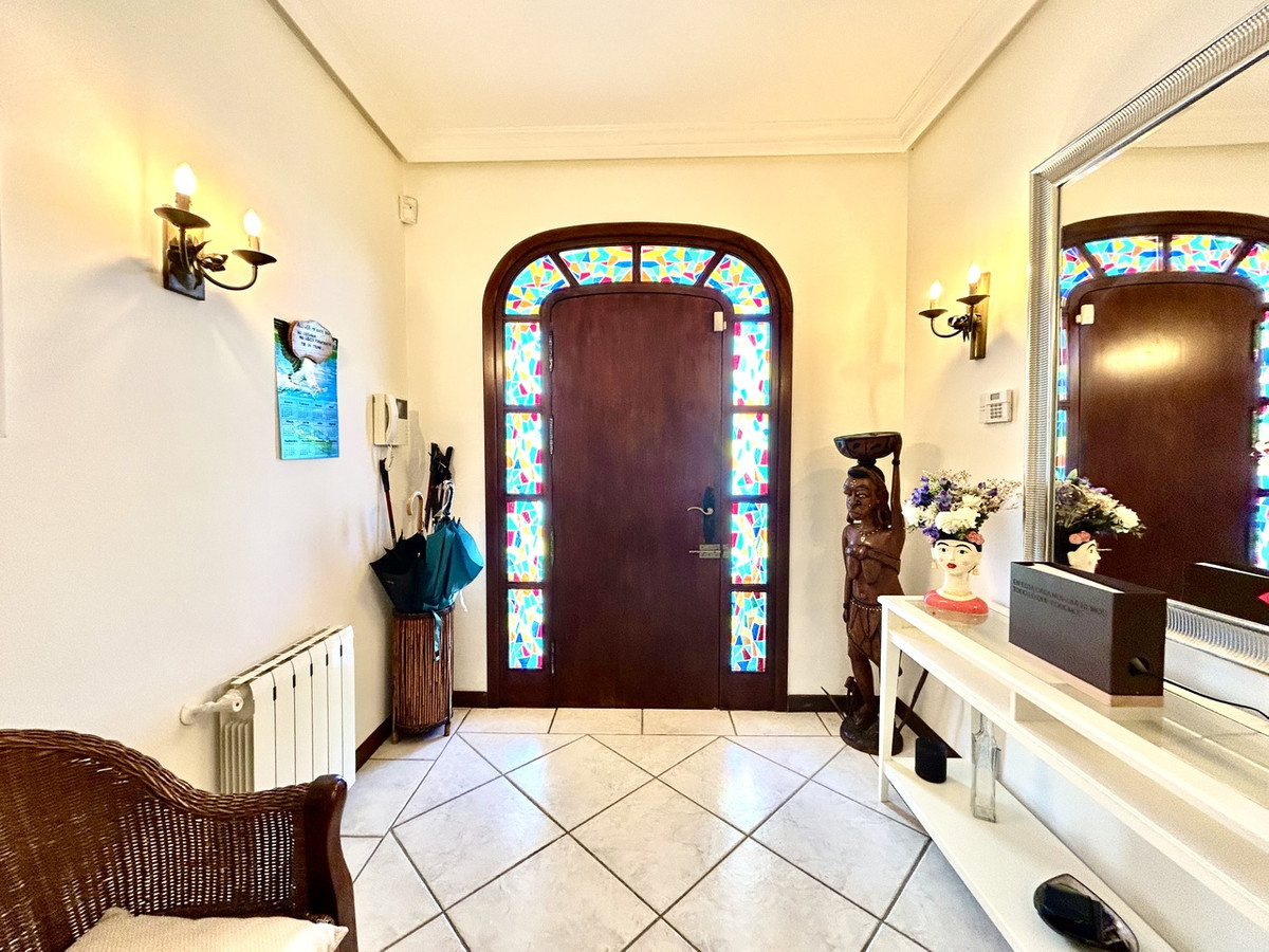 For sale - 6 Bedroom 5 Bathroom House - Detached Villa in Torrevieja - La Mata  - Alicante
