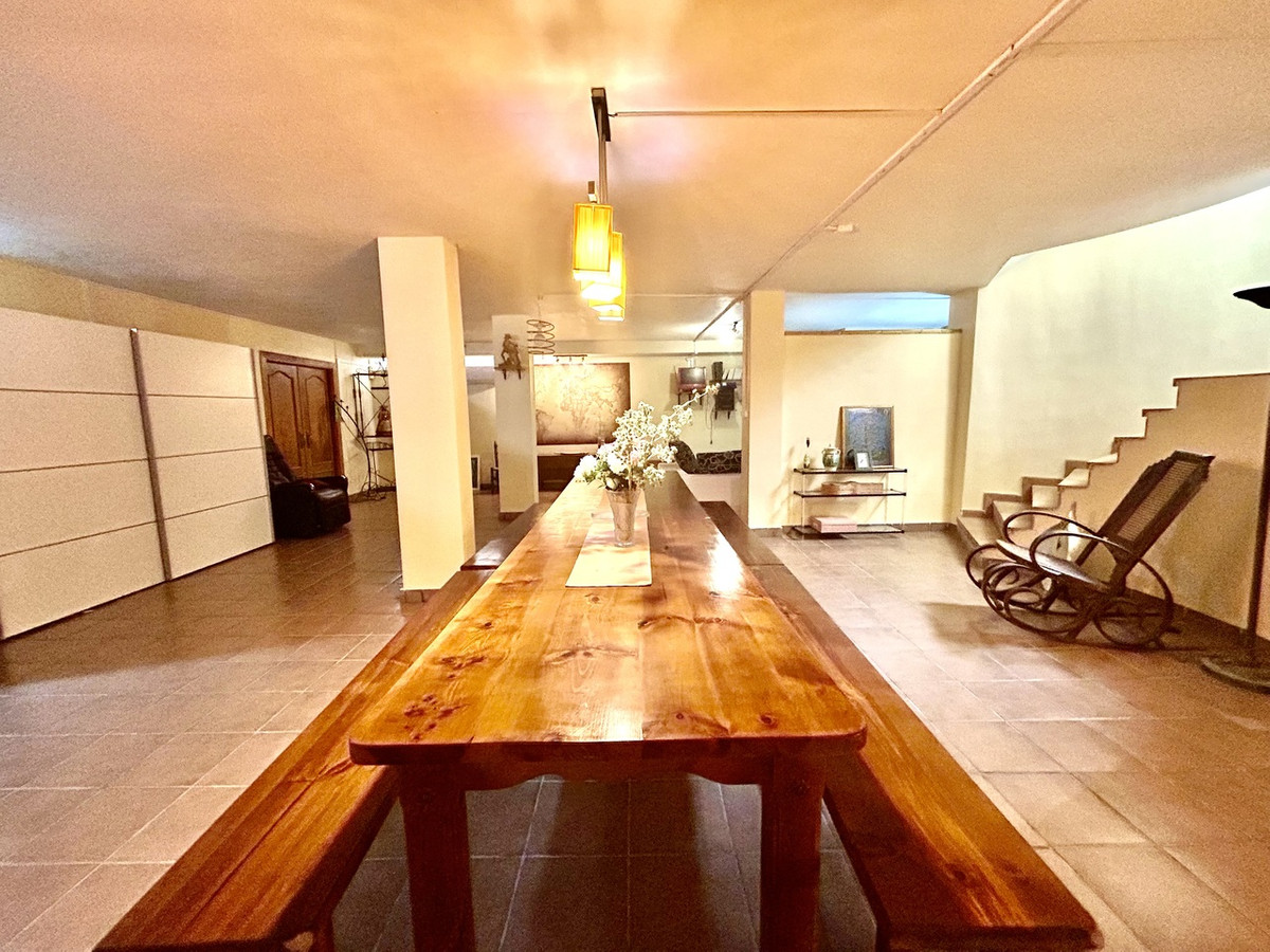 For sale - 6 Bedroom 5 Bathroom House - Detached Villa in Torrevieja - La Mata  - Alicante