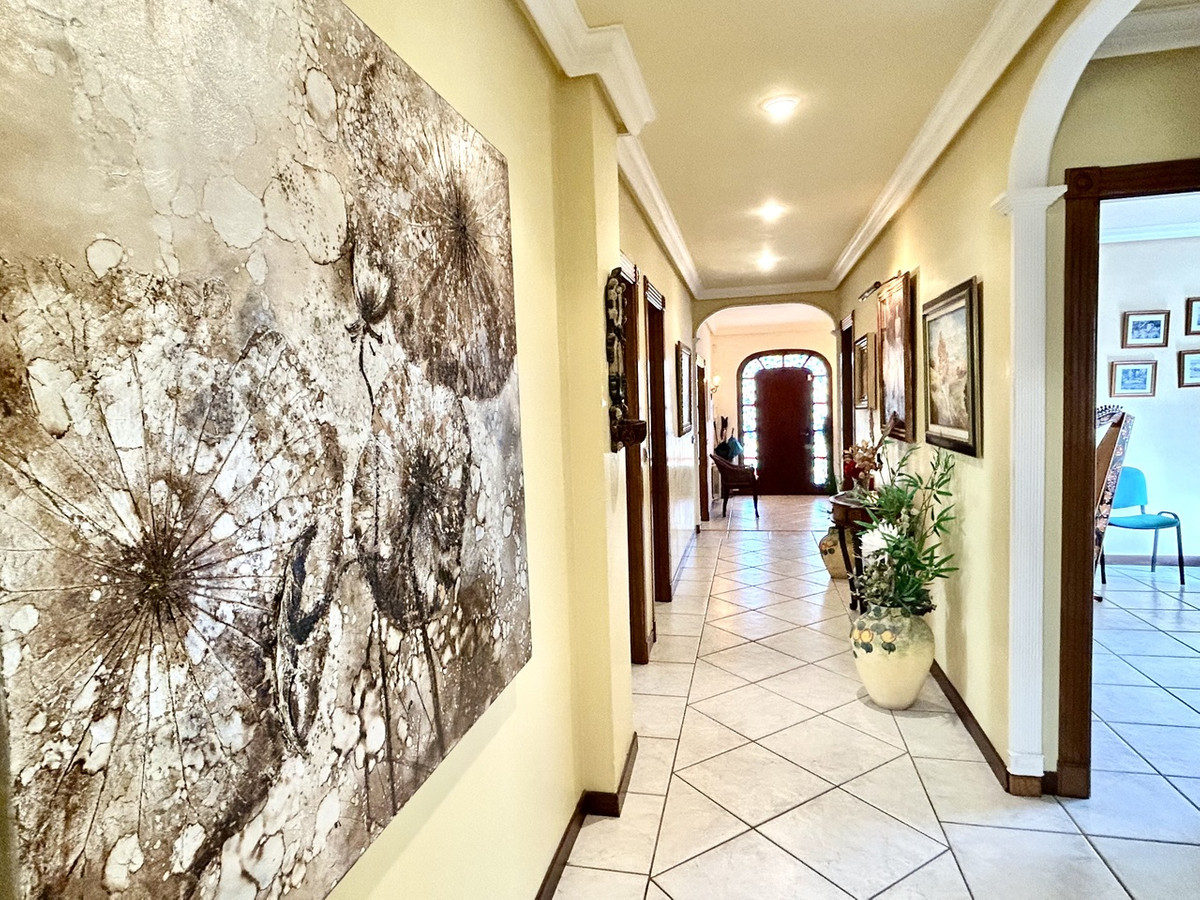 For sale - 6 Bedroom 5 Bathroom House - Detached Villa in Torrevieja - La Mata  - Alicante