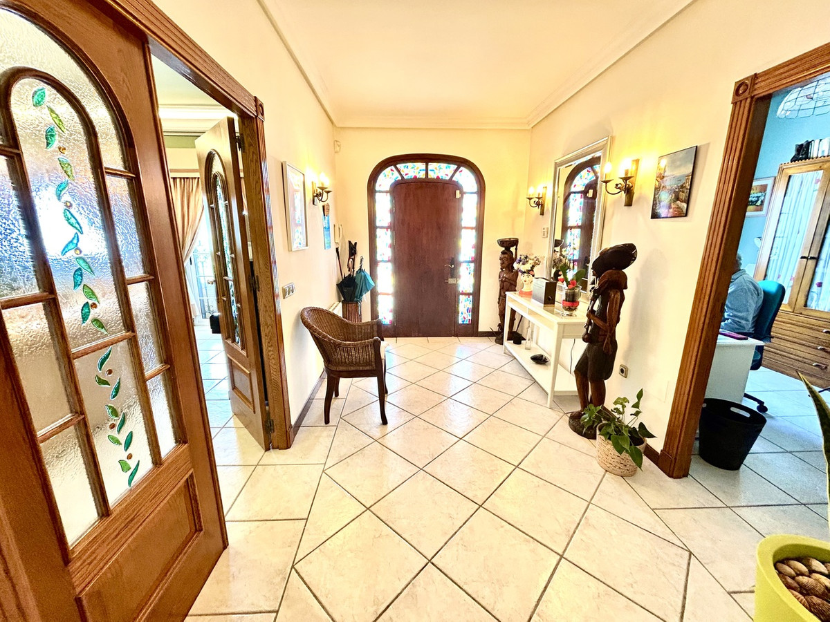 For sale - 6 Bedroom 5 Bathroom House - Detached Villa in Torrevieja - La Mata  - Alicante