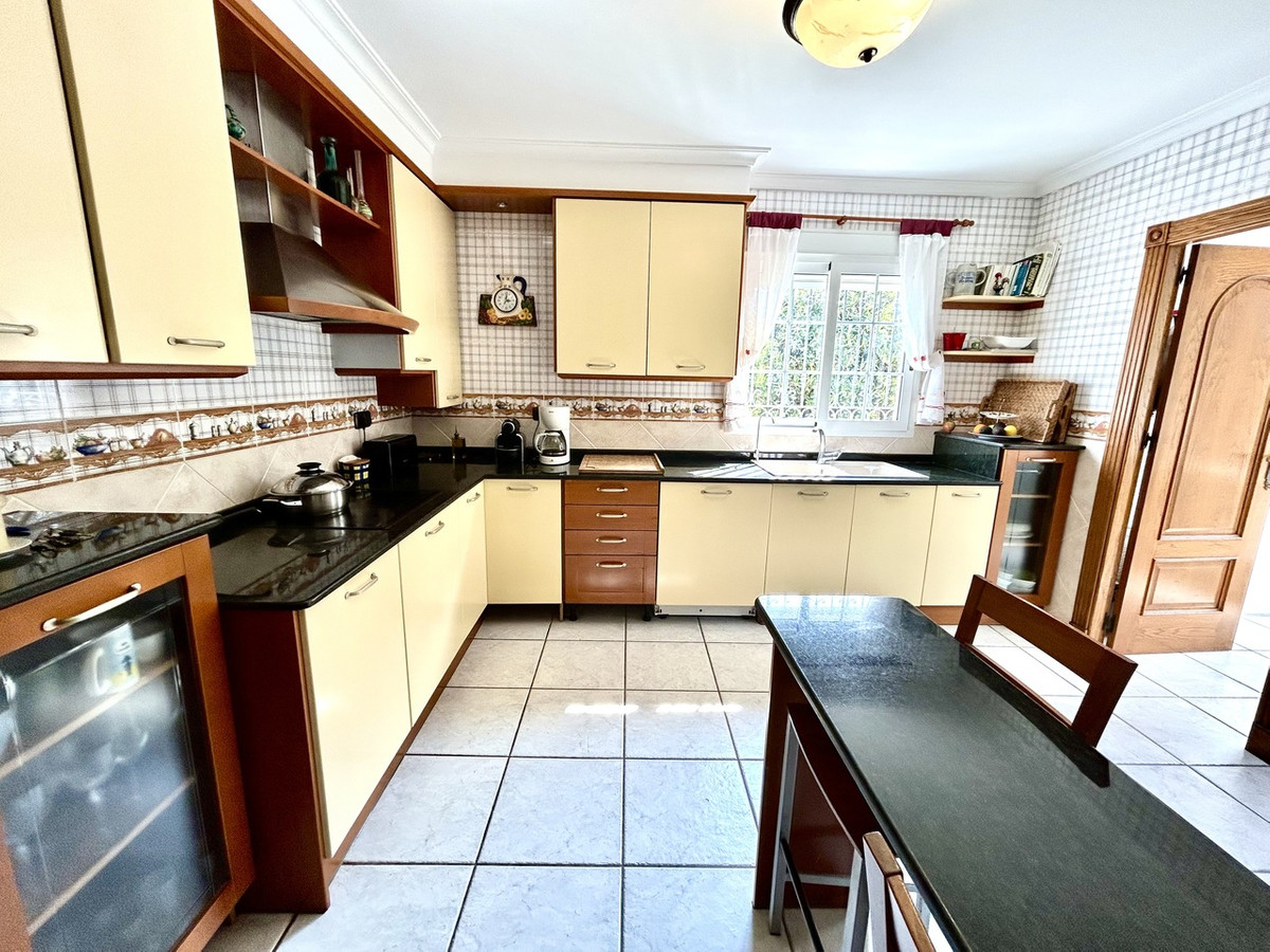 For sale - 6 Bedroom 5 Bathroom House - Detached Villa in Torrevieja - La Mata  - Alicante