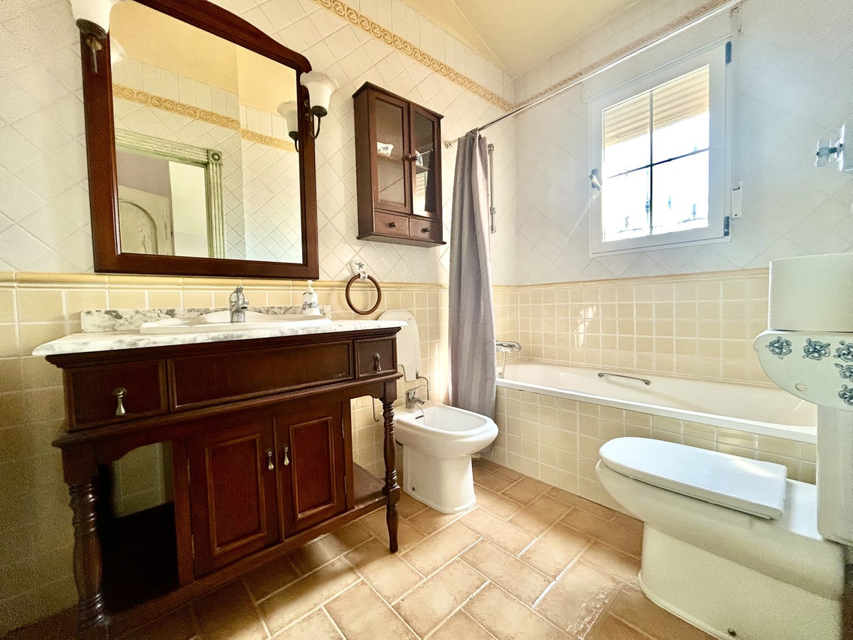 For sale - 6 Bedroom 5 Bathroom House - Detached Villa in Torrevieja - La Mata  - Alicante