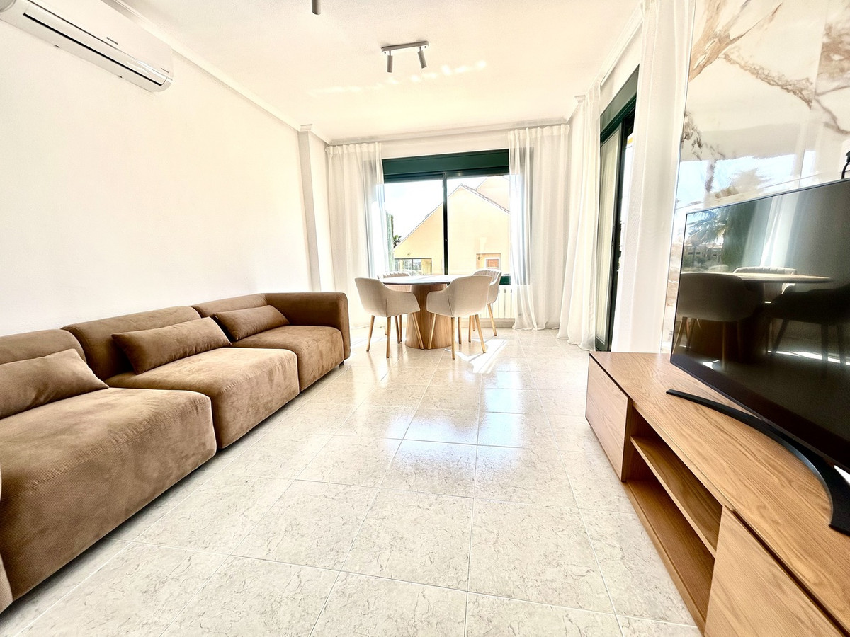 For sale - 2 Bedroom 2 Bathroom Ground Floor Apartment in Villamartin  - Villamartin  - Alicante