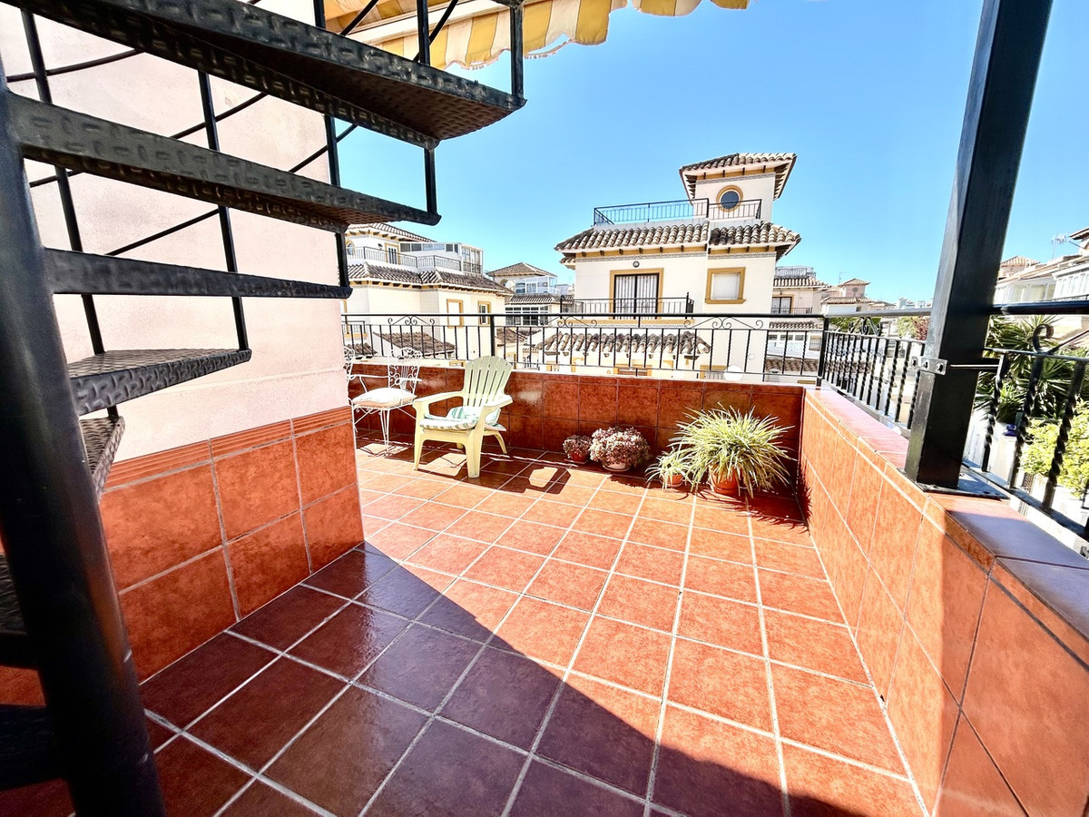 For sale - 2 Bedroom 1 Bathroom Apartment - Top Floor Apartment in Orihuela - Punta Prima  - Alicante