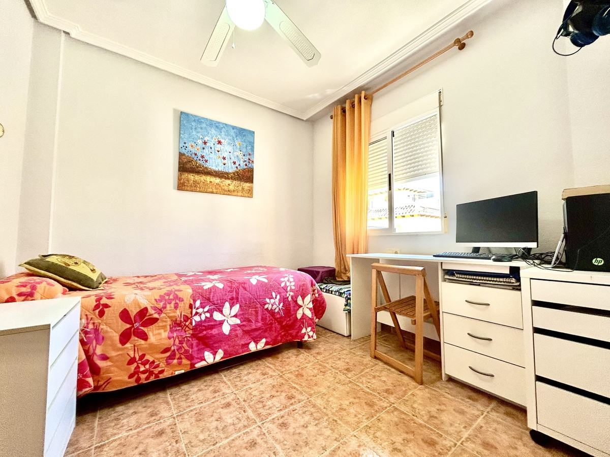 For sale - 2 Bedroom 1 Bathroom Apartment - Top Floor Apartment in Orihuela - Punta Prima  - Alicante