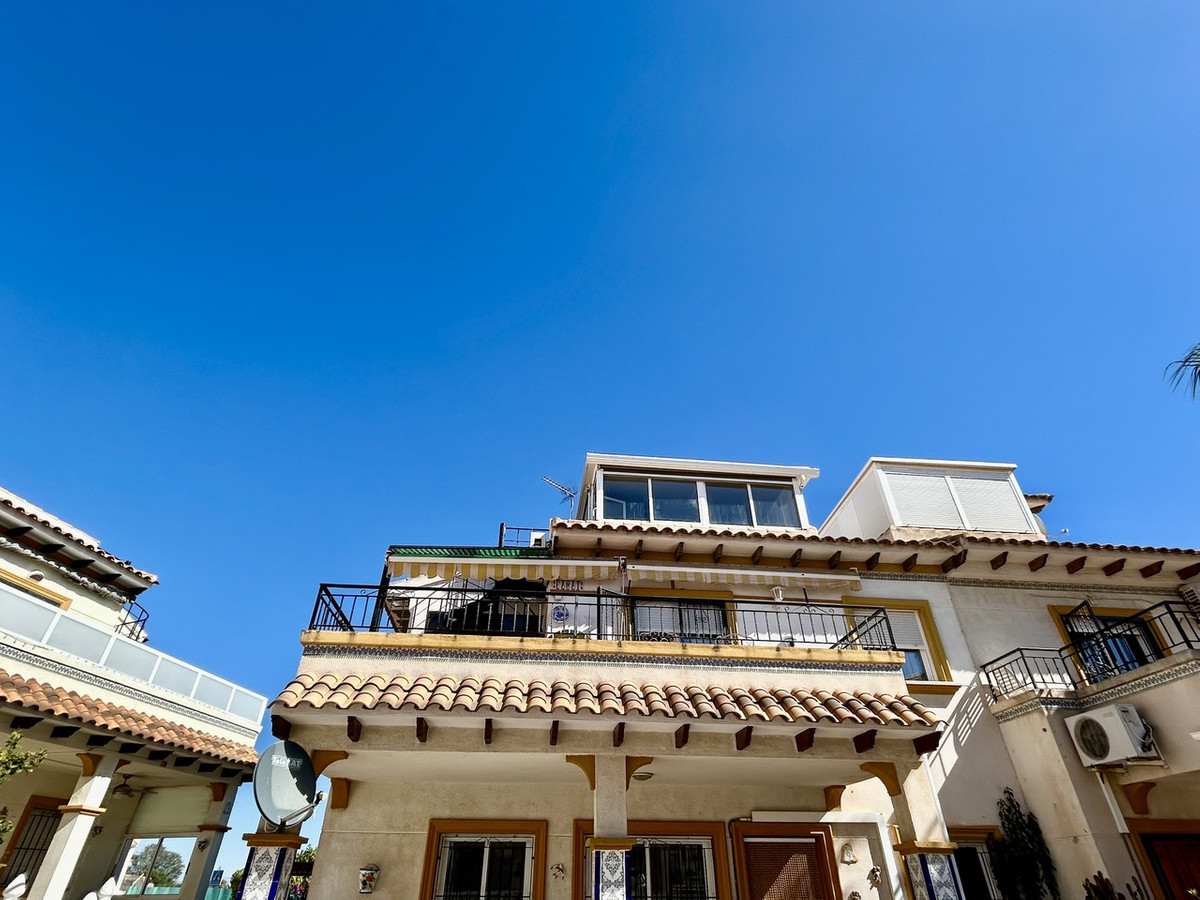 For sale - 2 Bedroom 1 Bathroom Apartment - Top Floor Apartment in Orihuela - Punta Prima  - Alicante