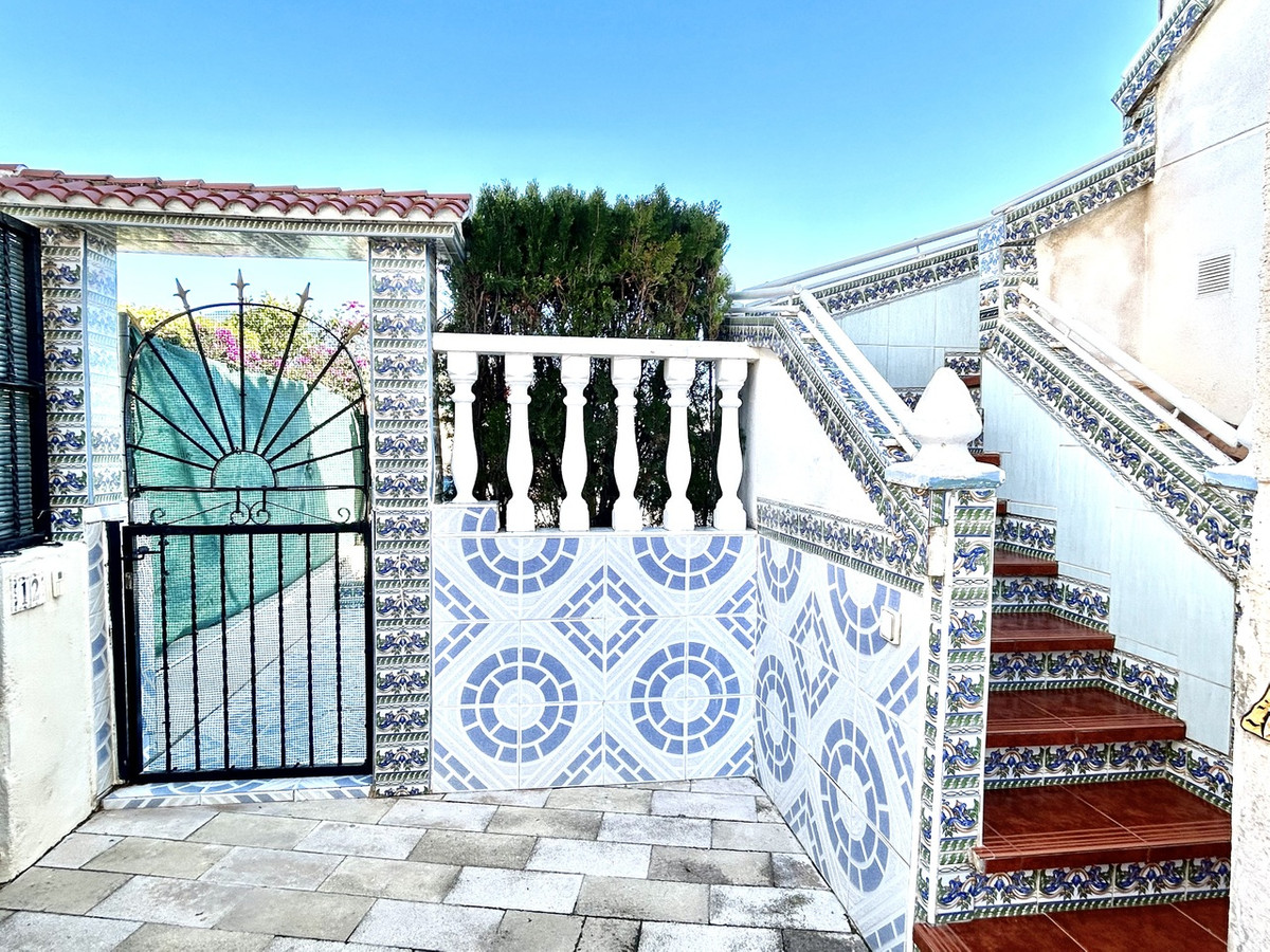 For sale - 2 Bedroom 1 Bathroom Apartment - Top Floor Apartment in Orihuela - Punta Prima  - Alicante