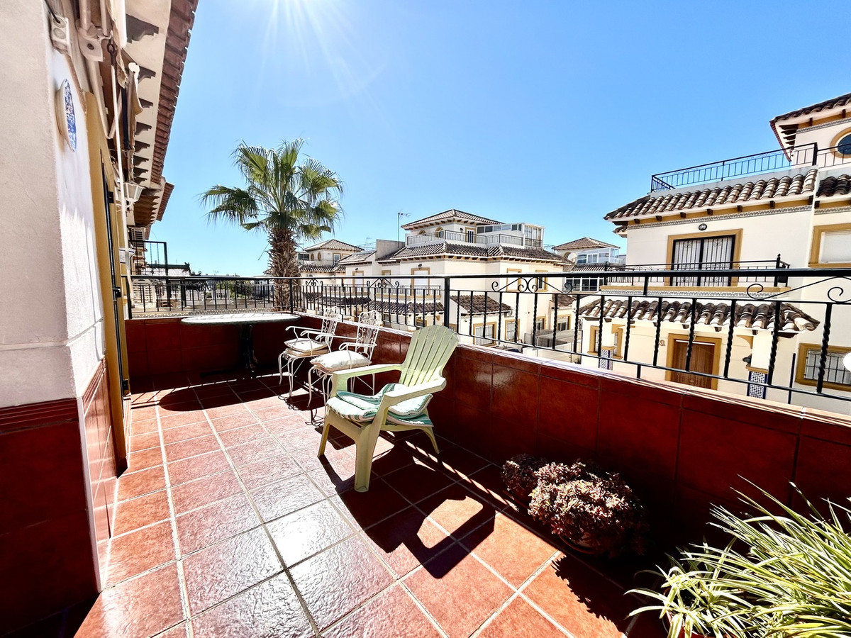 For sale - 2 Bedroom 1 Bathroom Apartment - Top Floor Apartment in Orihuela - Punta Prima  - Alicante