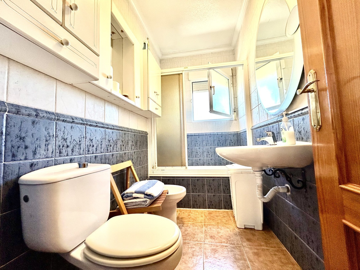 For sale - 2 Bedroom 1 Bathroom Apartment - Top Floor Apartment in Orihuela - Punta Prima  - Alicante