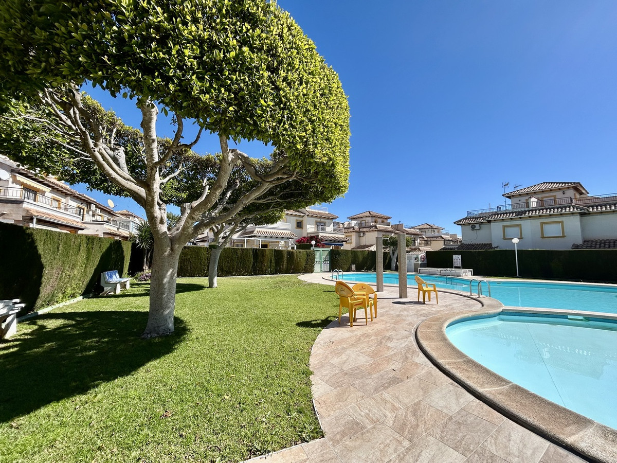 For sale - 2 Bedroom 1 Bathroom Apartment - Top Floor Apartment in Orihuela - Punta Prima  - Alicante