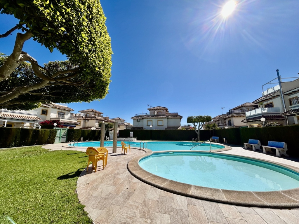 2 Bedroom 1 Bathroom Apartment - Top Floor Apartment in Orihuela