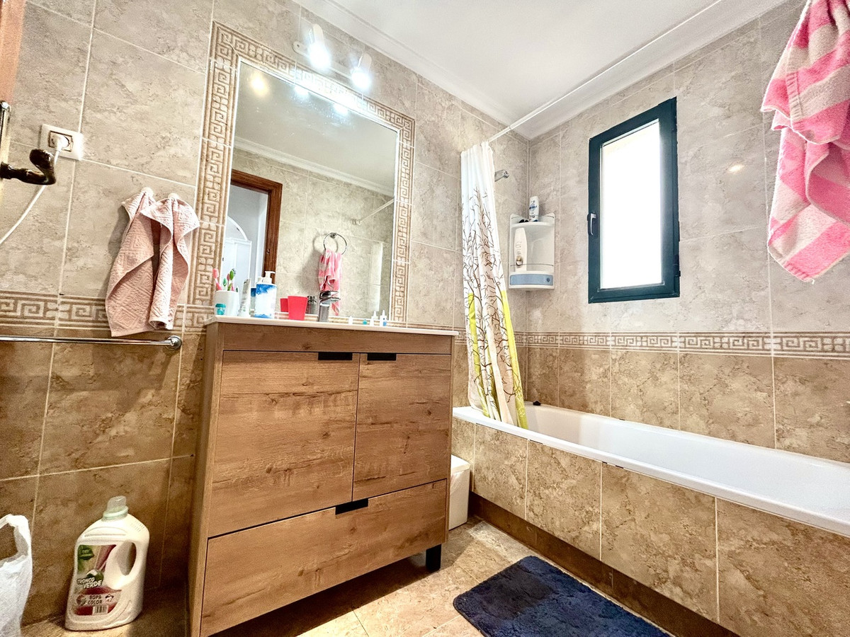 For sale - 2 Bedroom 1 Bathroom Top Floor Apartment in Cabo Roig - Cabo Roig  - Alicante