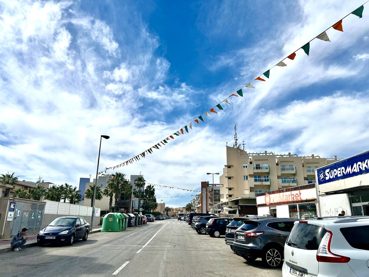For sale - 2 Bedroom 1 Bathroom Top Floor Apartment in Cabo Roig - Cabo Roig  - Alicante