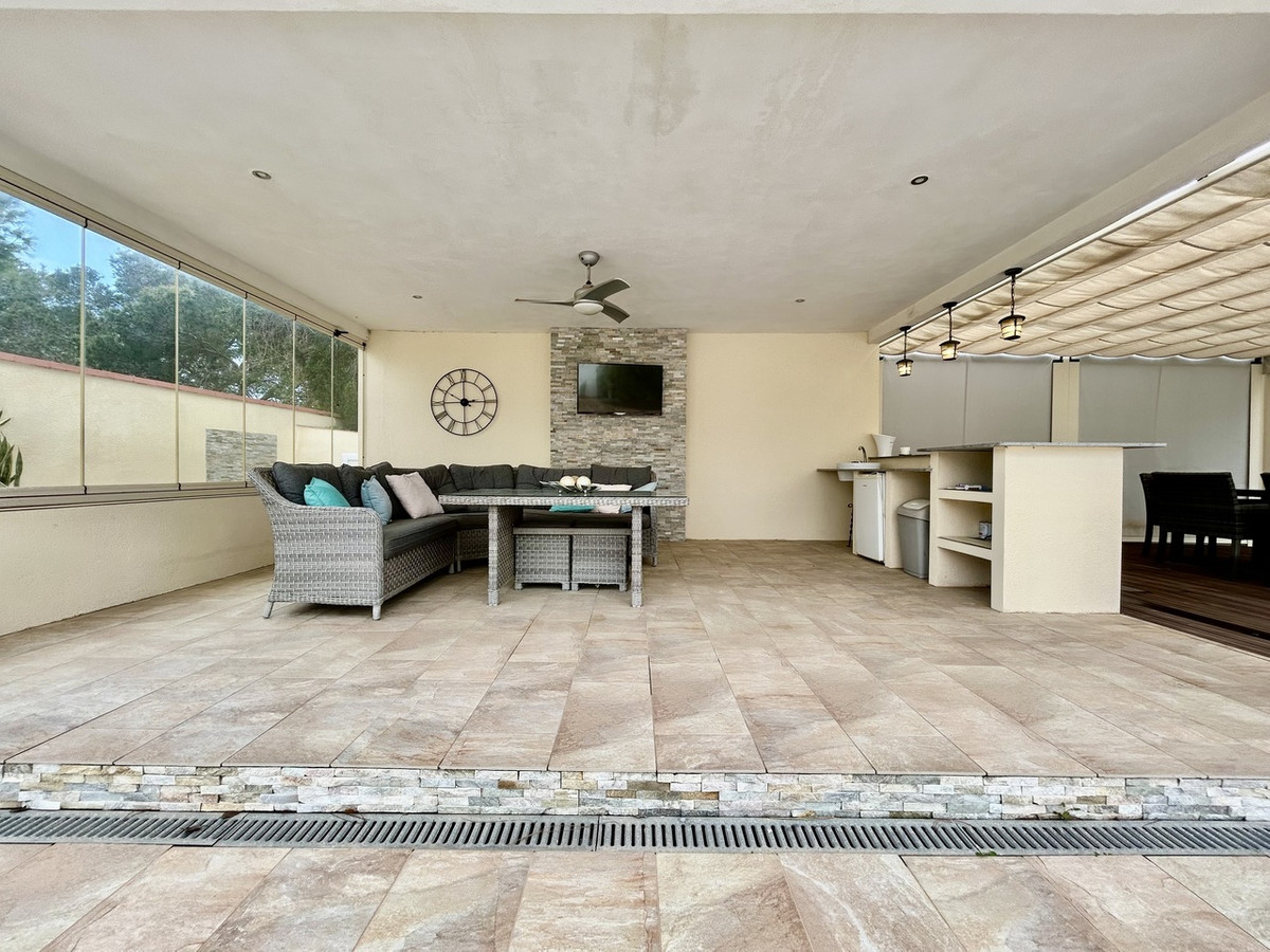 For sale - 6 Bedroom 4 Bathroom House - Detached Villa in Orihuela - Cabo Roig  - Alicante