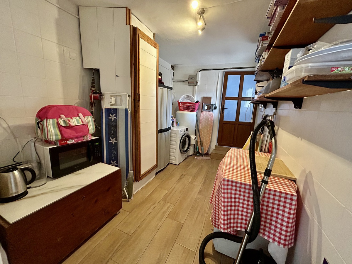 For sale - 6 Bedroom 4 Bathroom House - Detached Villa in Orihuela - Cabo Roig  - Alicante