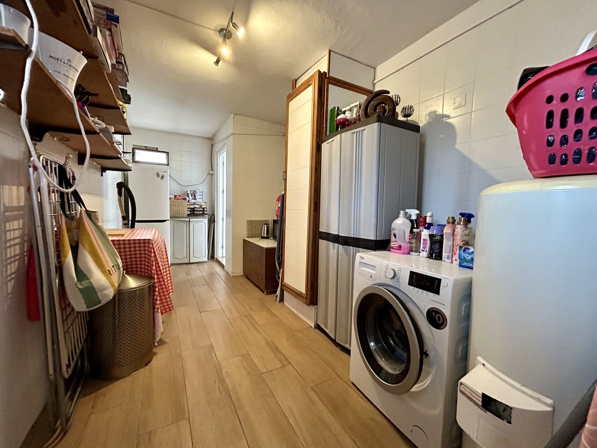 For sale - 6 Bedroom 4 Bathroom House - Detached Villa in Orihuela - Cabo Roig  - Alicante