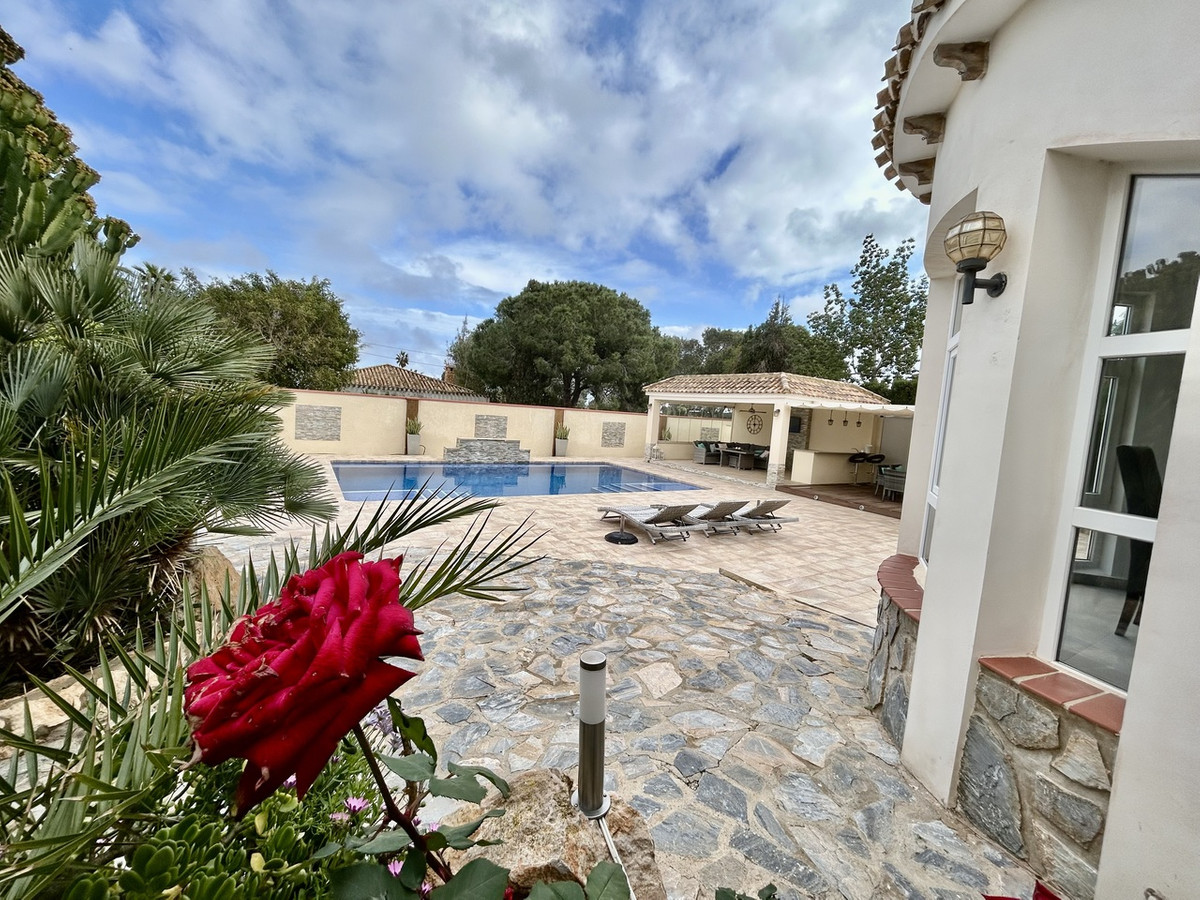 For sale - 6 Bedroom 4 Bathroom House - Detached Villa in Orihuela - Cabo Roig  - Alicante