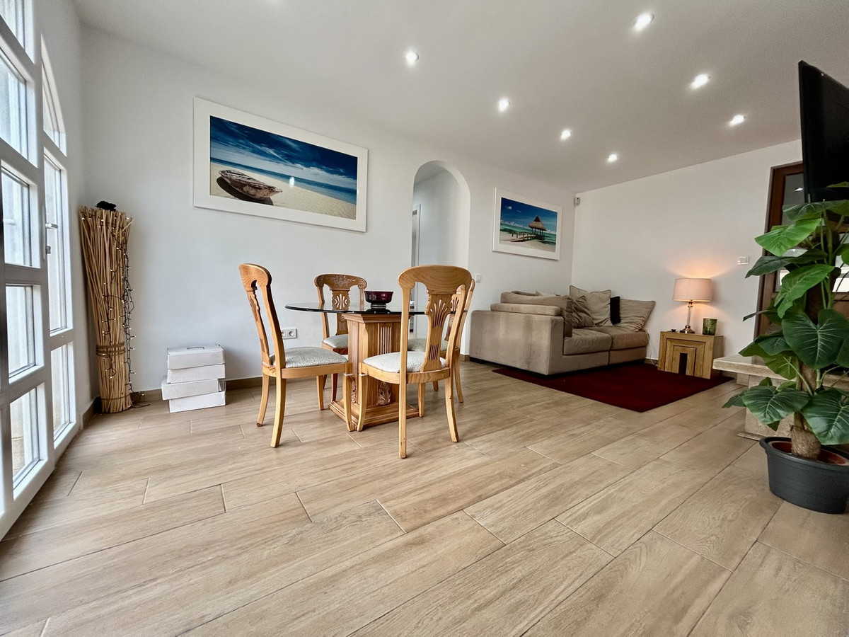 For sale - 6 Bedroom 4 Bathroom House - Detached Villa in Orihuela - Cabo Roig  - Alicante