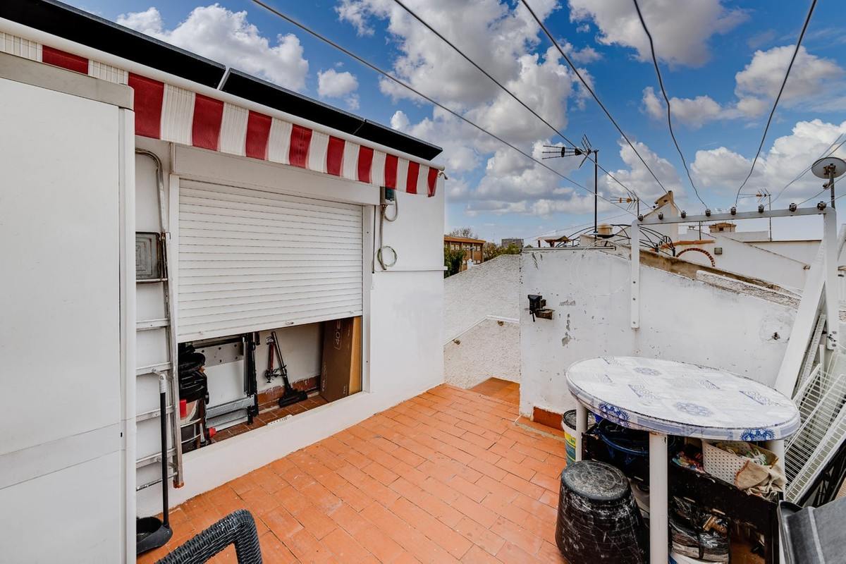 For sale - 3 Bedroom 2 Bathroom House - Townhouse in Torrevieja - Torrevieja Centro  - Alicante