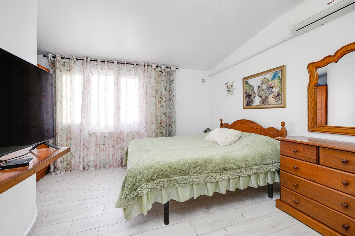 For sale - 3 Bedroom 2 Bathroom House - Townhouse in Torrevieja - Torrevieja Centro  - Alicante