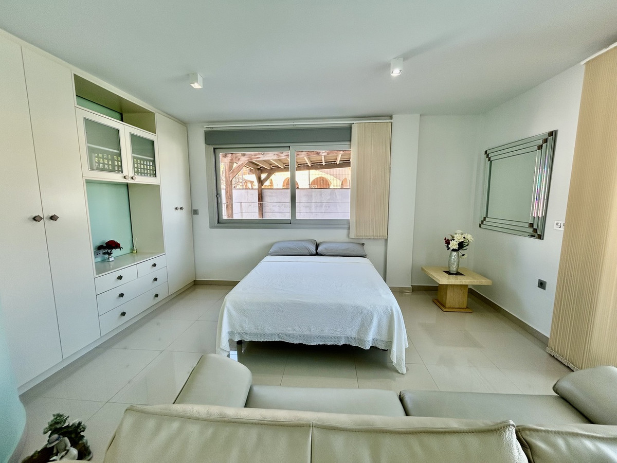 For sale - 3 Bedroom 4 Bathroom House - Detached Villa in Orihuela - Villamartin  - Alicante