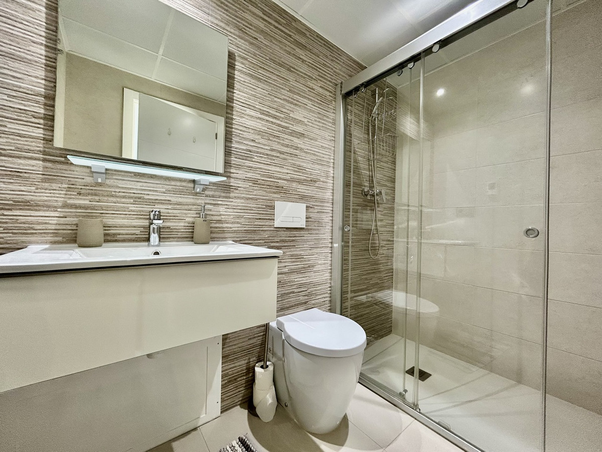 For sale - 3 Bedroom 4 Bathroom House - Detached Villa in Orihuela - Villamartin  - Alicante