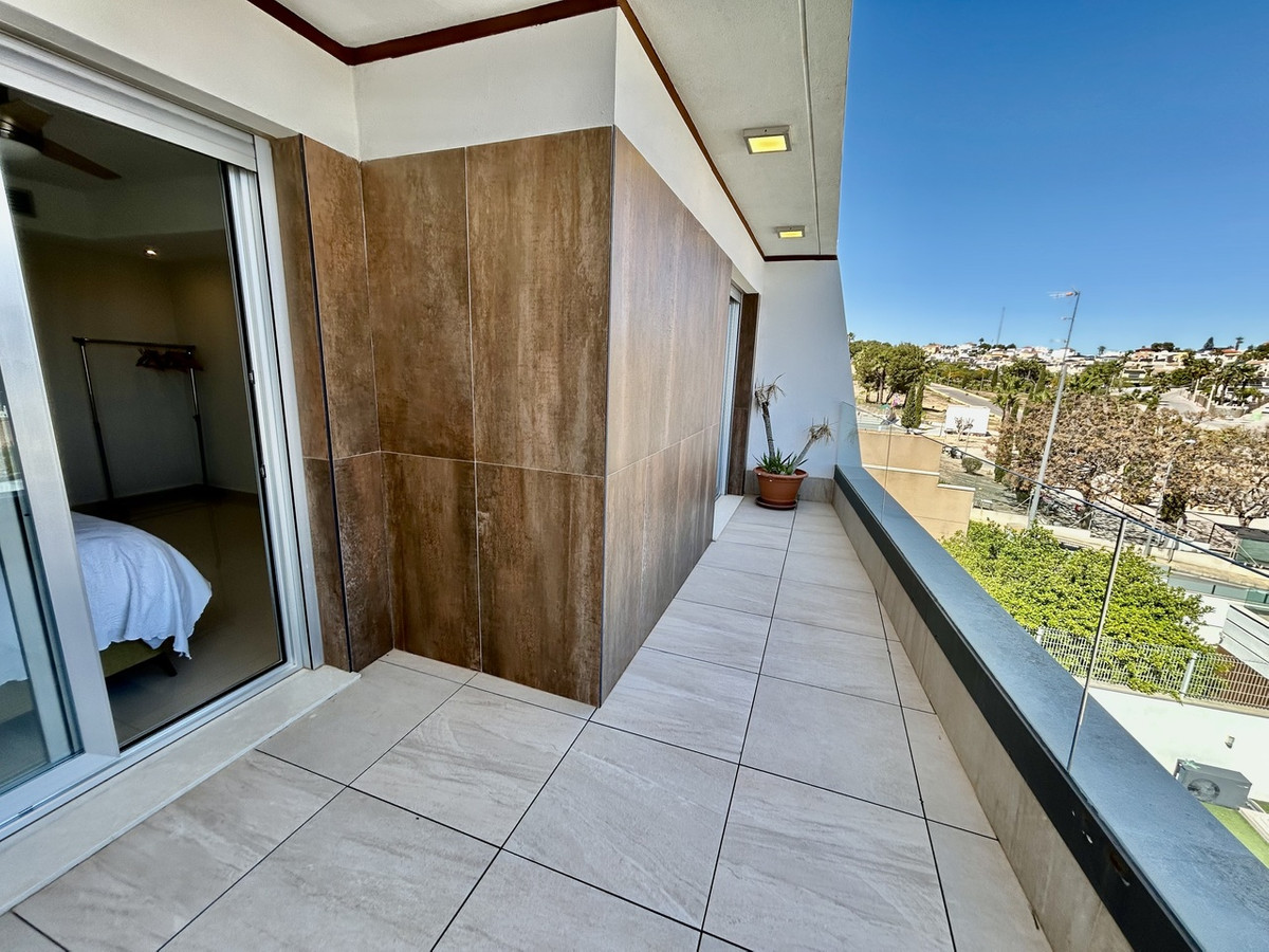 For sale - 3 Bedroom 4 Bathroom House - Detached Villa in Orihuela - Villamartin  - Alicante