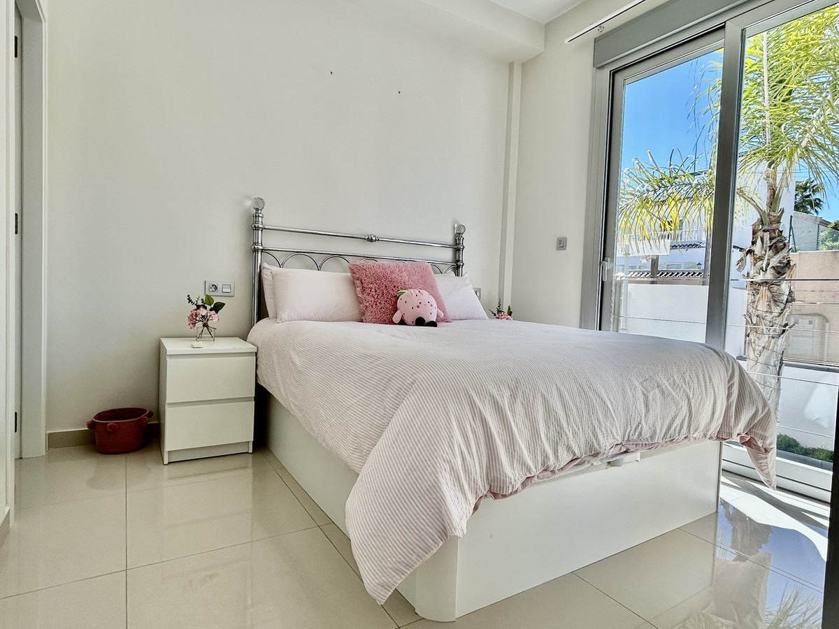 For sale - 3 Bedroom 4 Bathroom House - Detached Villa in Orihuela - Villamartin  - Alicante