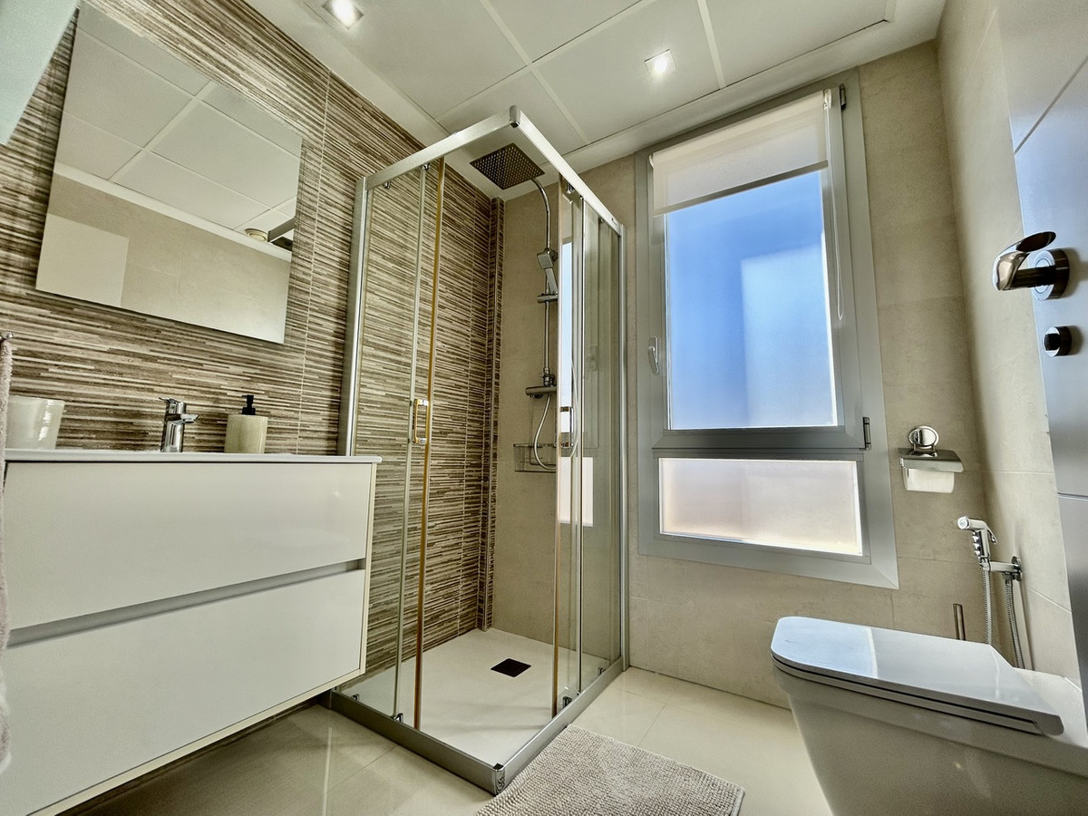 For sale - 3 Bedroom 4 Bathroom House - Detached Villa in Orihuela - Villamartin  - Alicante