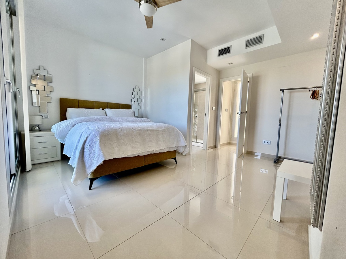 For sale - 3 Bedroom 4 Bathroom House - Detached Villa in Orihuela - Villamartin  - Alicante