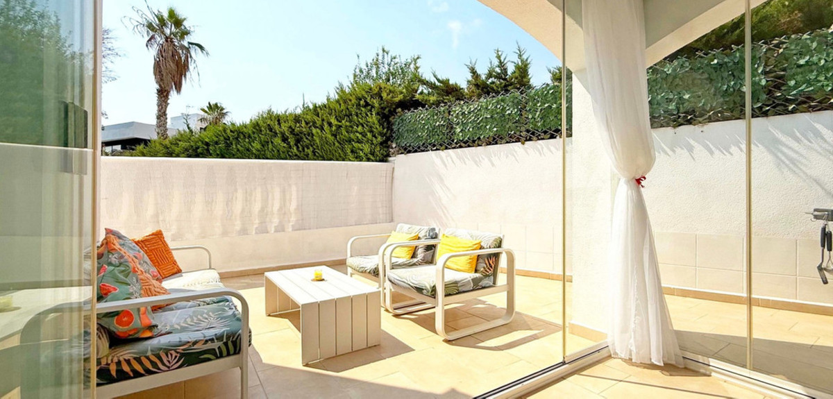 For sale - 2 Bedroom 3 Bathroom House - Detached Villa in Orihuela - Villamartin  - Alicante