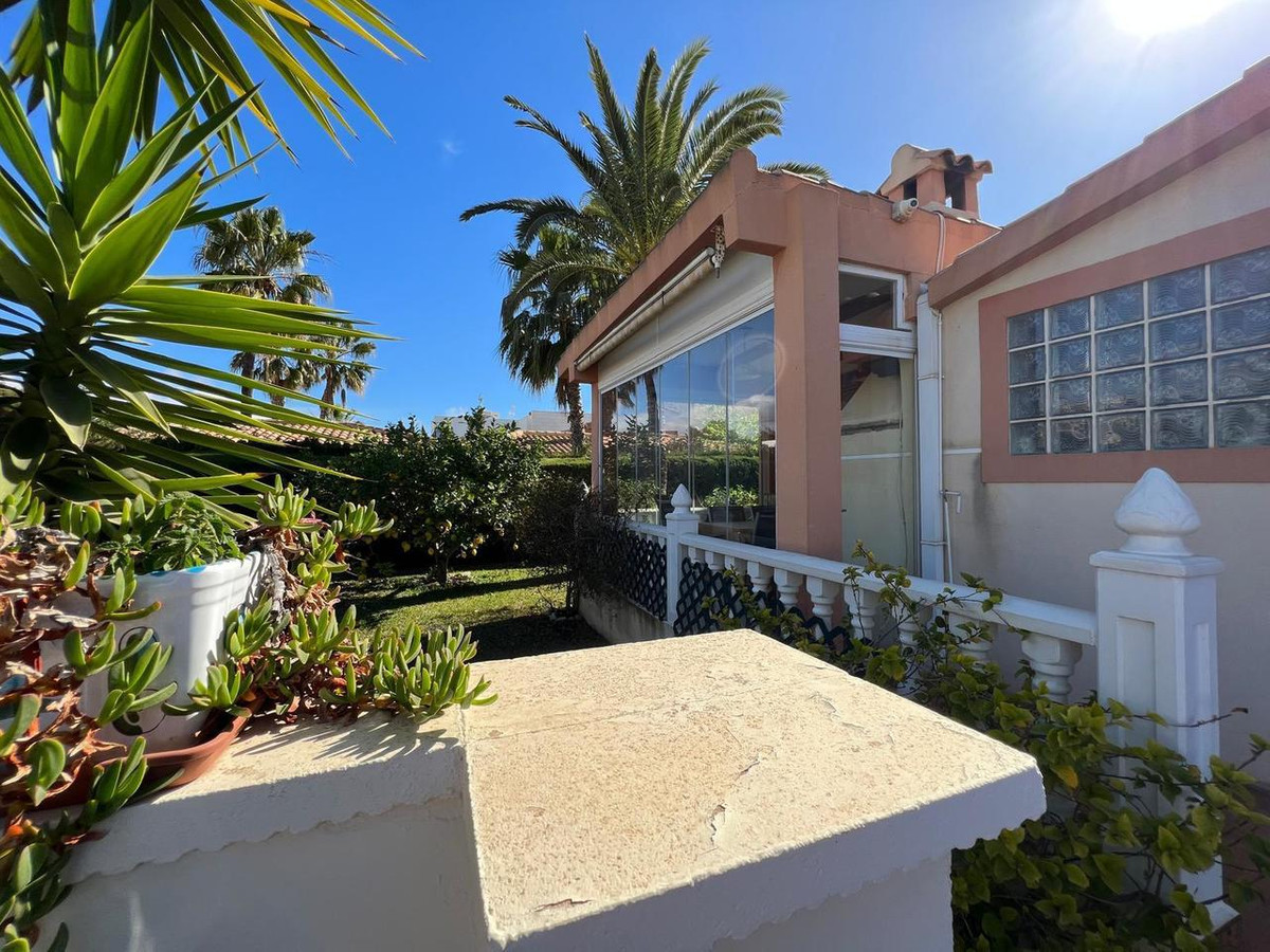 For sale - 3 Bedroom 2 Bathroom House - Detached Villa in Orihuela - Cabo Roig  - Alicante