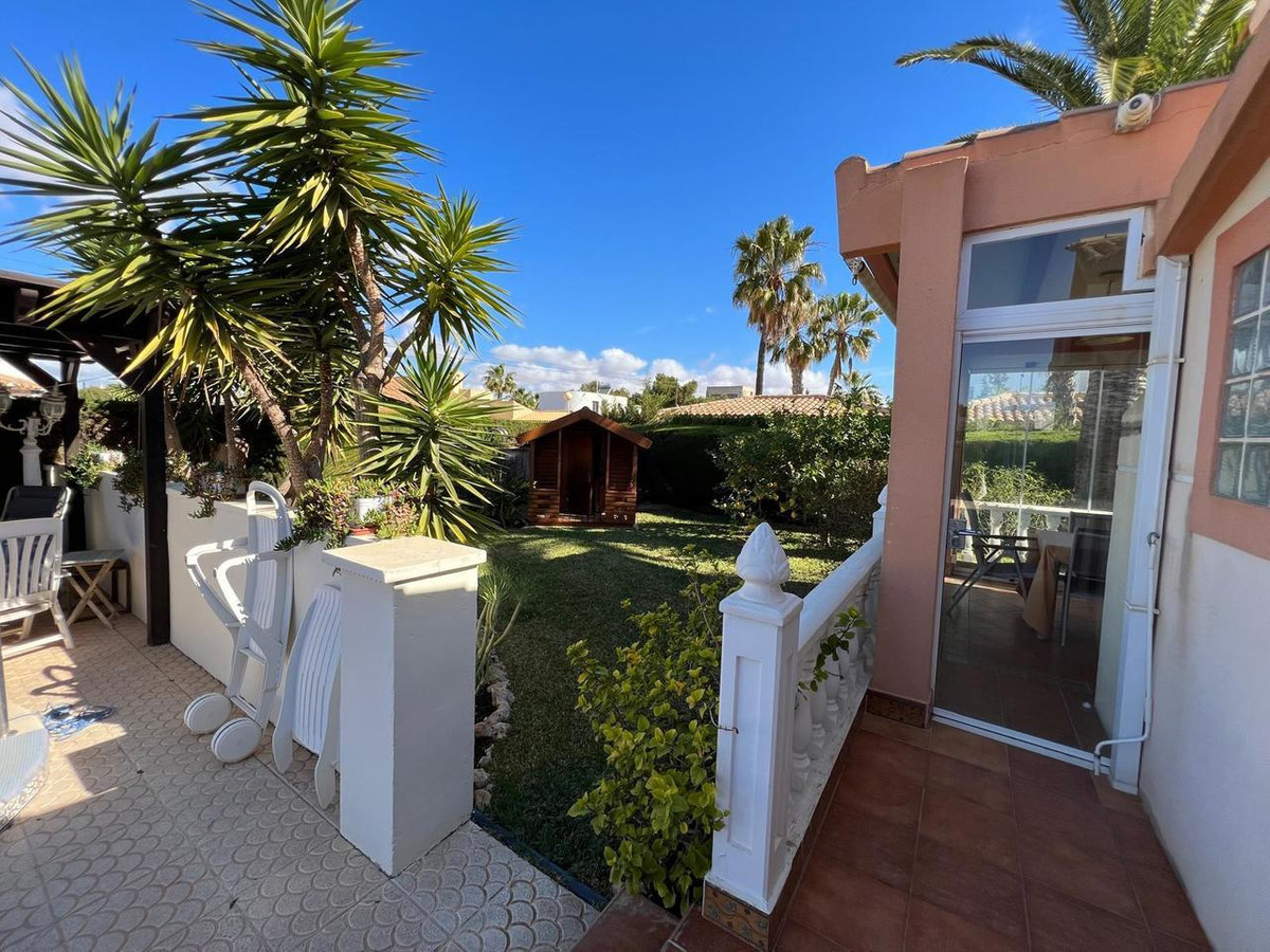 For sale - 3 Bedroom 2 Bathroom House - Detached Villa in Orihuela - Cabo Roig  - Alicante