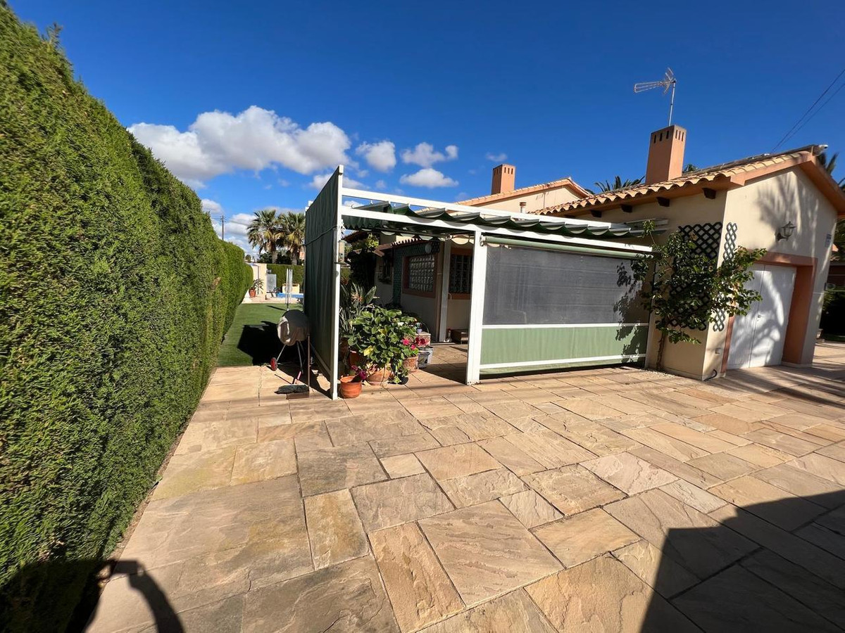 For sale - 3 Bedroom 2 Bathroom House - Detached Villa in Orihuela - Cabo Roig  - Alicante