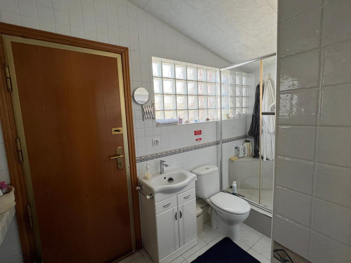 For sale - 3 Bedroom 2 Bathroom House - Detached Villa in Orihuela - Cabo Roig  - Alicante