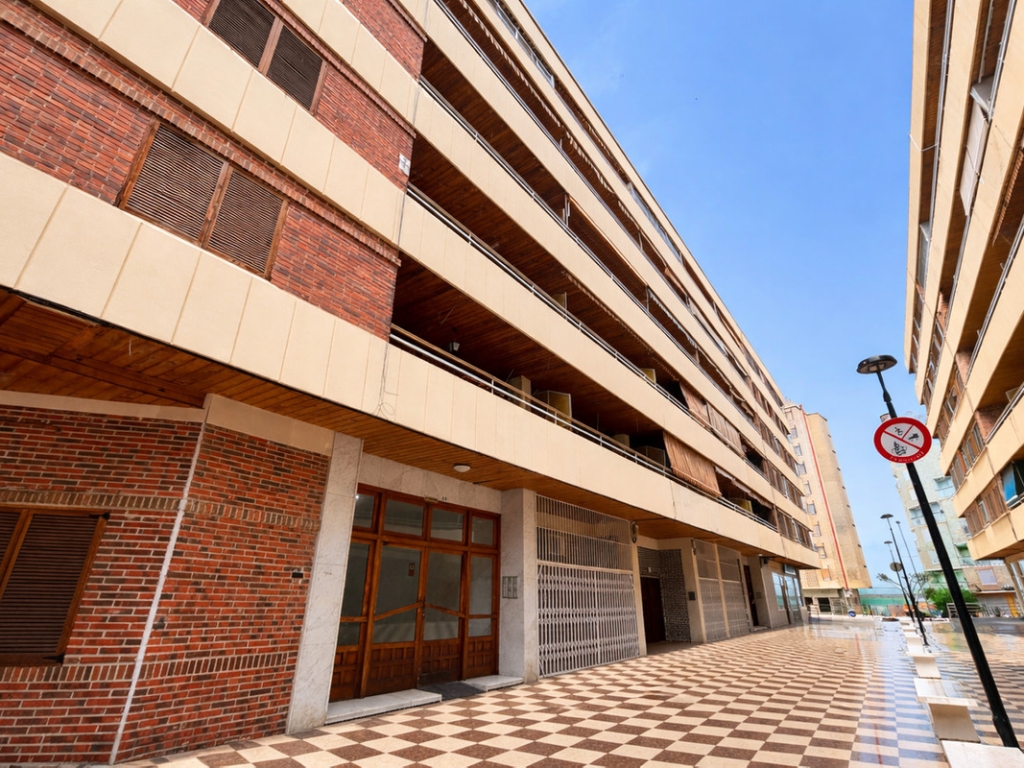 2 Bedroom 2 Bathroom Apartment - Middle Floor Apartment in Torrevieja