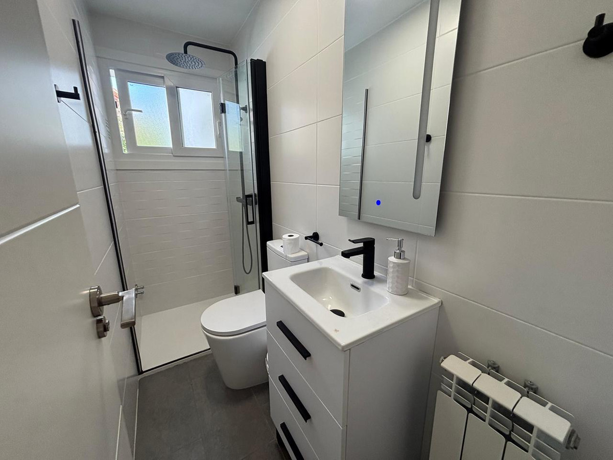 For sale - 7 Bedroom 4 Bathroom House - Detached Villa in Orihuela - Dehesa de Campoamor  - Alicante