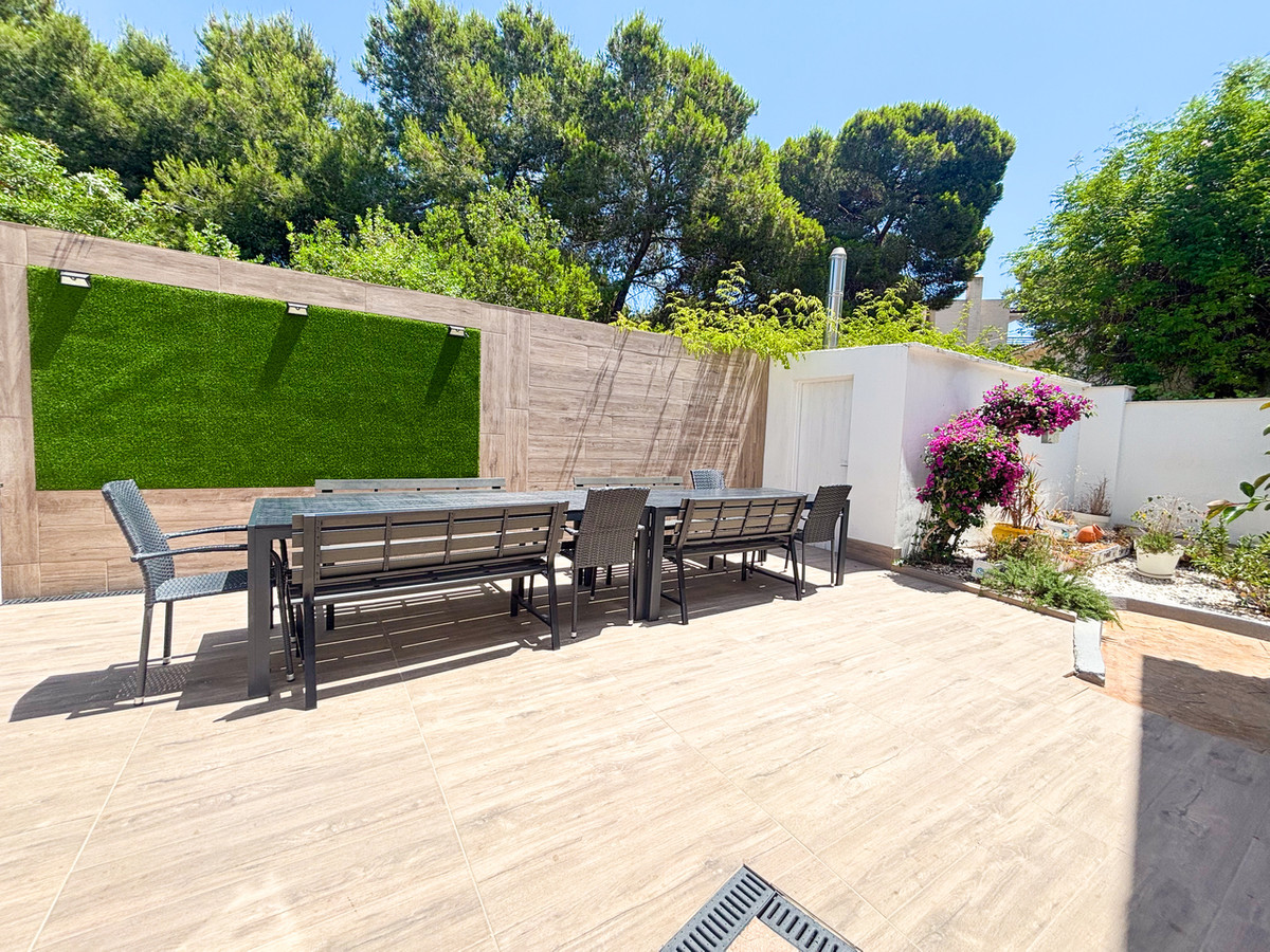 For sale - 7 Bedroom 4 Bathroom House - Detached Villa in Orihuela - Dehesa de Campoamor  - Alicante