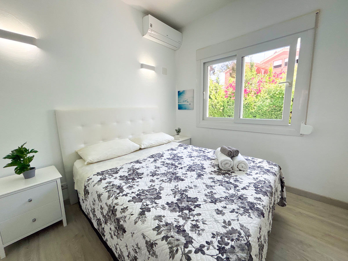 For sale - 7 Bedroom 4 Bathroom House - Detached Villa in Orihuela - Dehesa de Campoamor  - Alicante