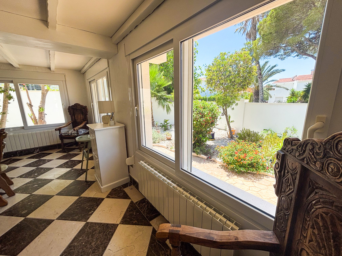 For sale - 7 Bedroom 4 Bathroom House - Detached Villa in Orihuela - Dehesa de Campoamor  - Alicante