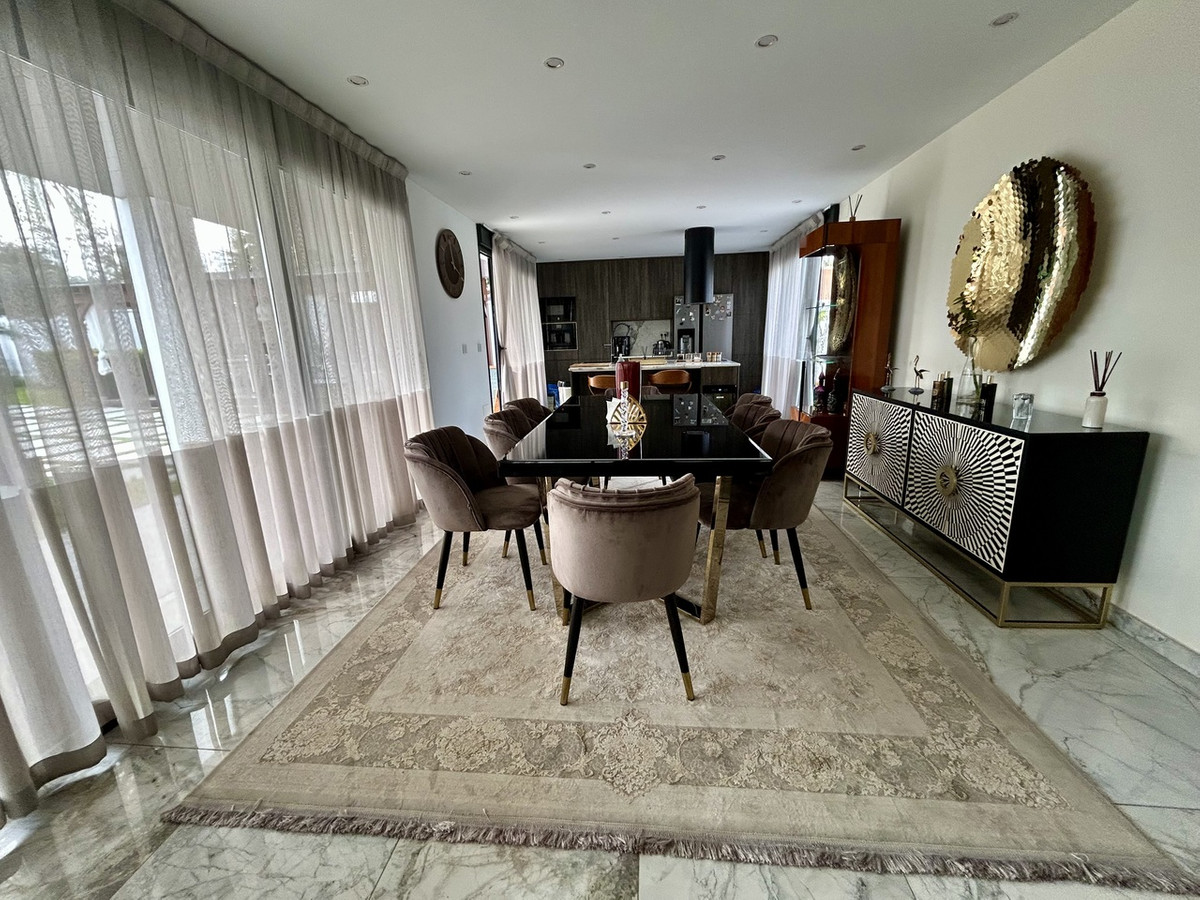 For sale - 3 Bedroom 4 Bathroom House - Detached Villa in Orihuela - Los Balcones  - Alicante