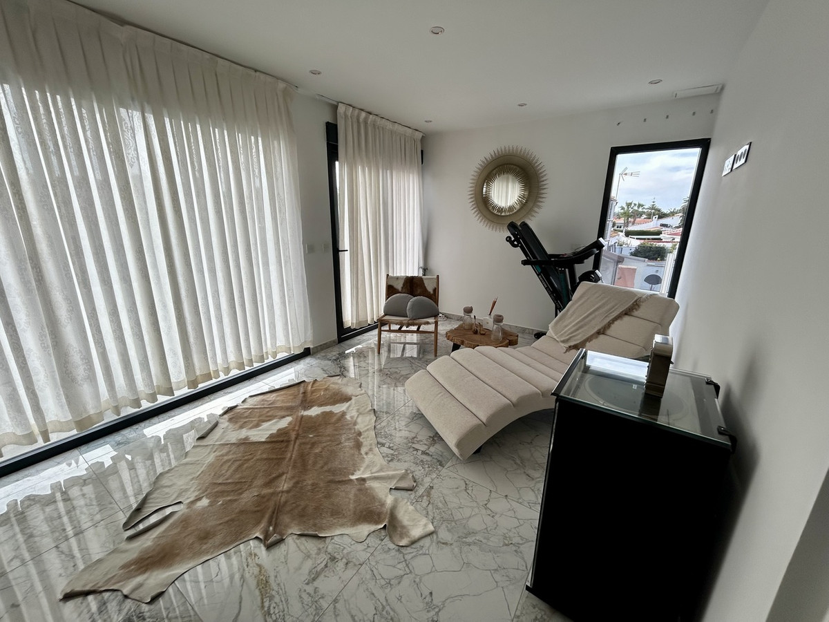 For sale - 3 Bedroom 4 Bathroom House - Detached Villa in Orihuela - Los Balcones  - Alicante