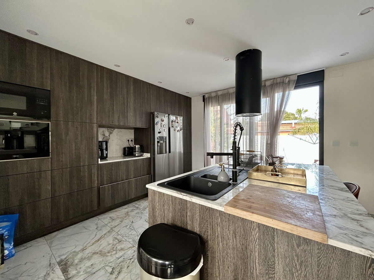 For sale - 3 Bedroom 4 Bathroom House - Detached Villa in Orihuela - Los Balcones  - Alicante