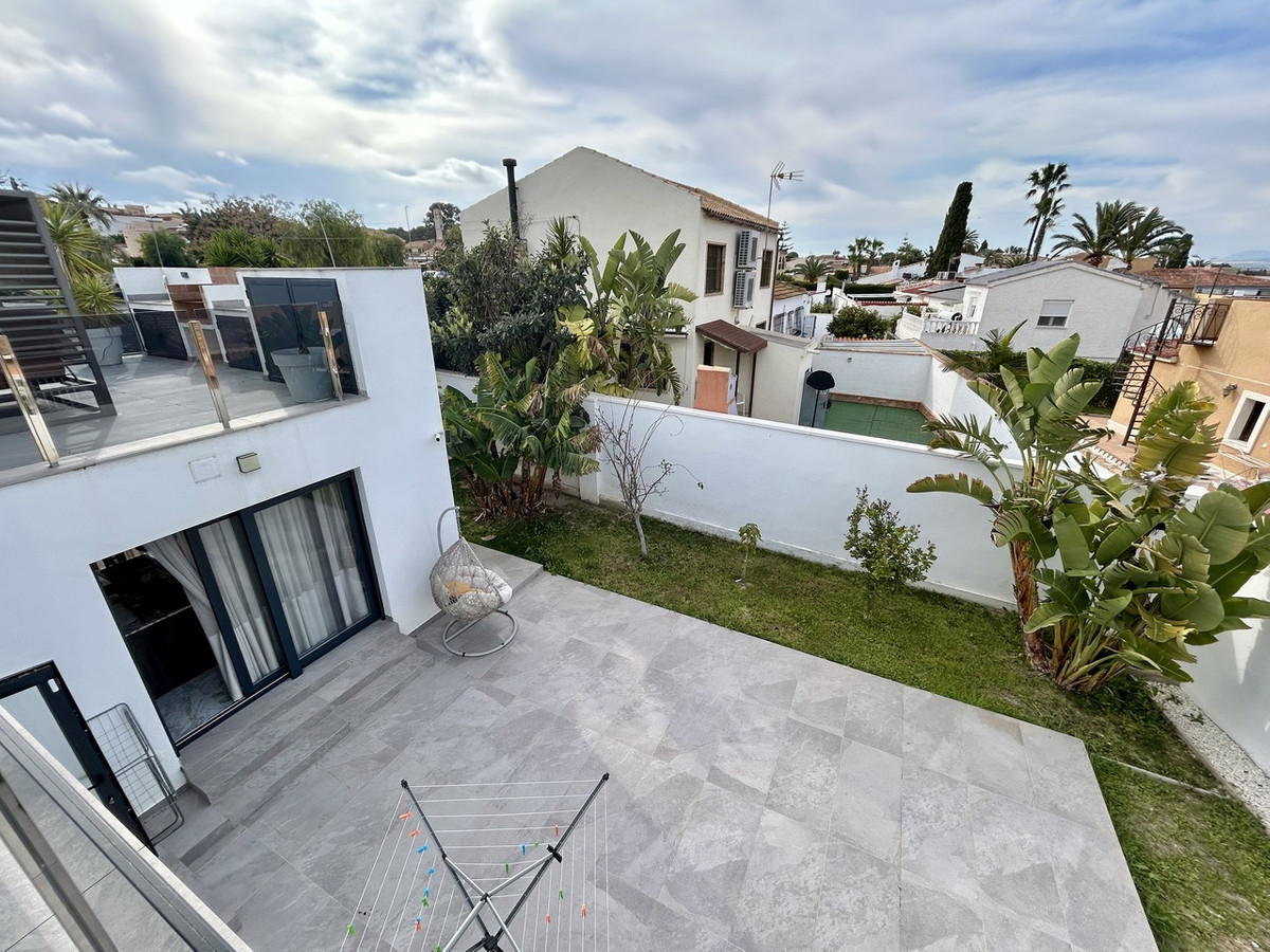 For sale - 3 Bedroom 4 Bathroom House - Detached Villa in Orihuela - Los Balcones  - Alicante