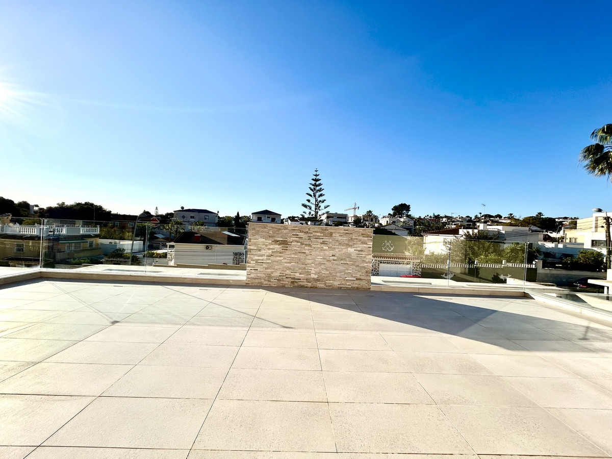 For sale - 5 Bedroom 4 Bathroom House - Detached Villa in Orihuela - Los Balcones  - Alicante