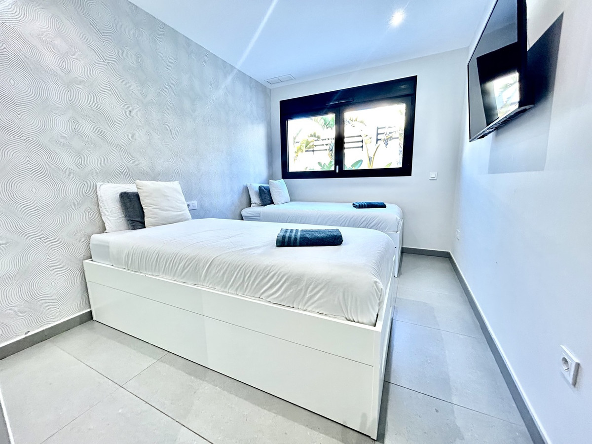 For sale - 5 Bedroom 4 Bathroom House - Detached Villa in Orihuela - Los Balcones  - Alicante