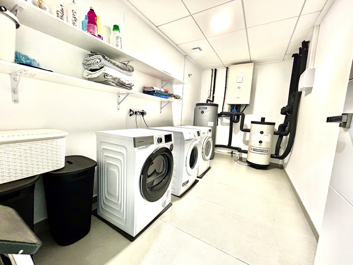 For sale - 5 Bedroom 4 Bathroom House - Detached Villa in Orihuela - Los Balcones  - Alicante