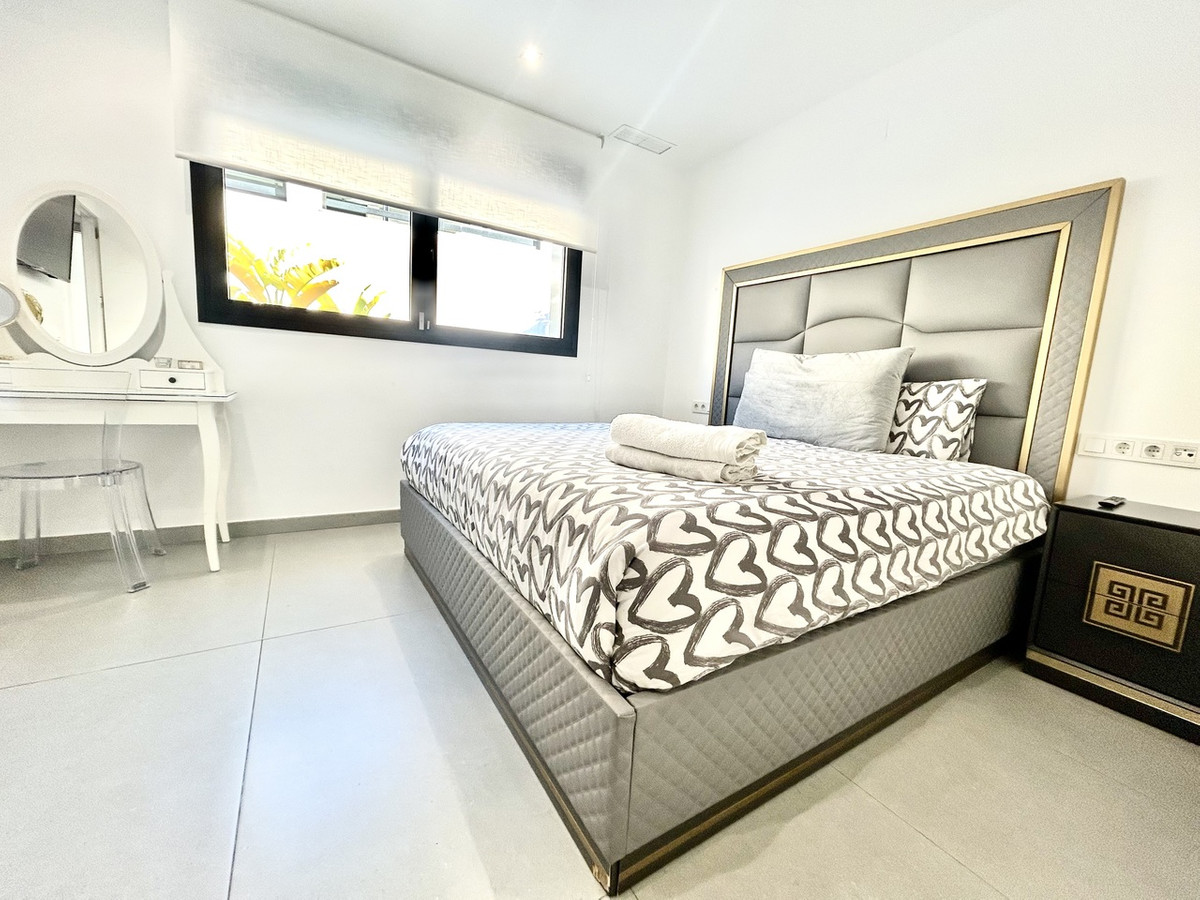 For sale - 5 Bedroom 4 Bathroom House - Detached Villa in Orihuela - Los Balcones  - Alicante