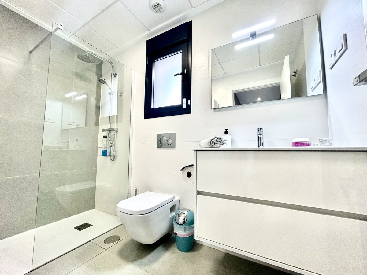 For sale - 5 Bedroom 4 Bathroom House - Detached Villa in Orihuela - Los Balcones  - Alicante