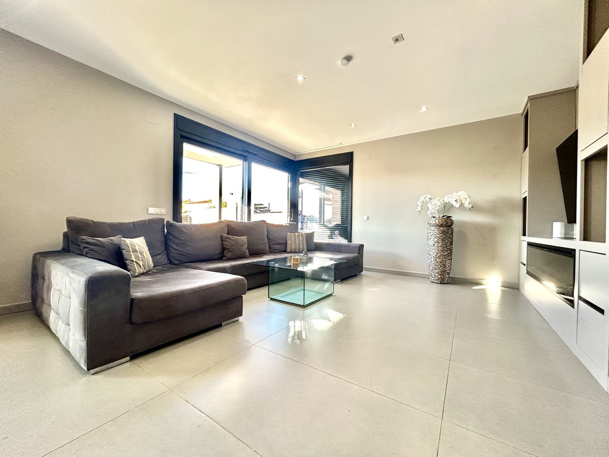 For sale - 5 Bedroom 4 Bathroom House - Detached Villa in Orihuela - Los Balcones  - Alicante